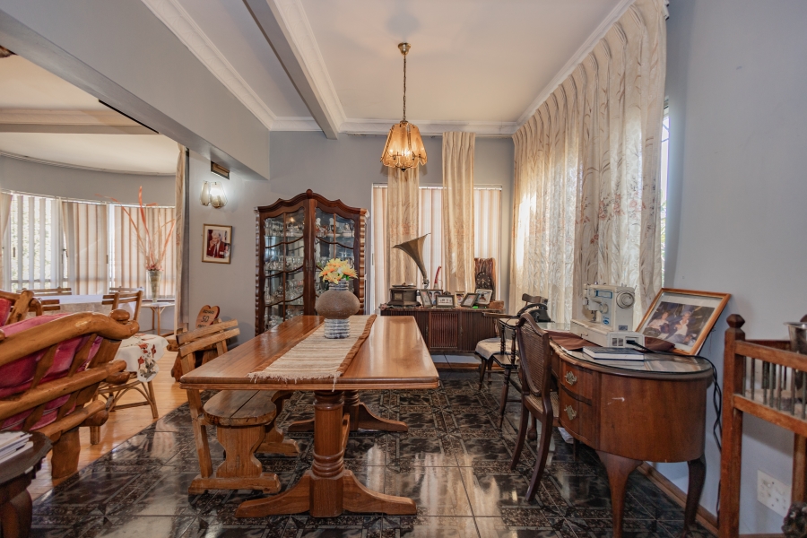 4 Bedroom Property for Sale in Avondale Western Cape